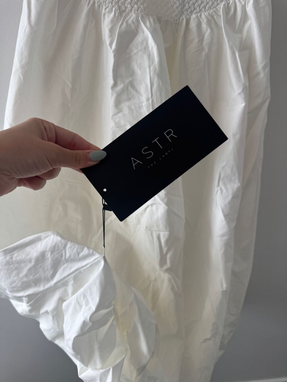 ASTR THE LABEL Sleeveless Contrast Bubble Hem White Dress XS - Picture 6 of 7
